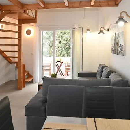 Seaward Apartment *